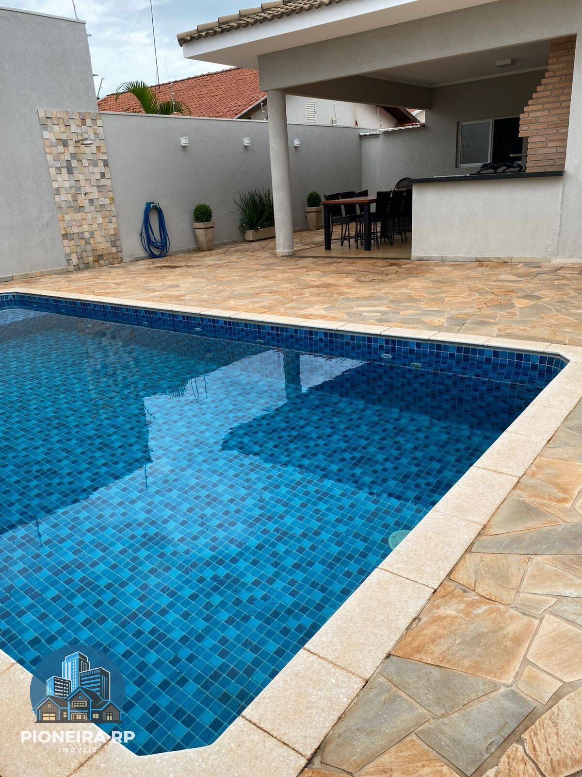 Casa, 3 quartos, 250 m² - Foto 2